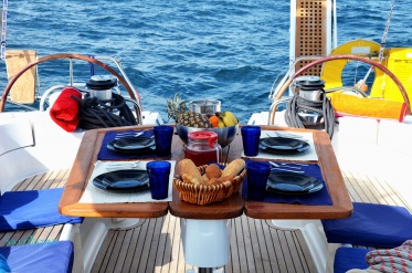 Beneteau_523_saltwater_yachts_yachts_for_charter